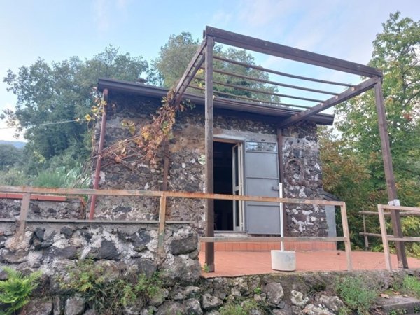 casa indipendente in vendita a Zafferana Etnea