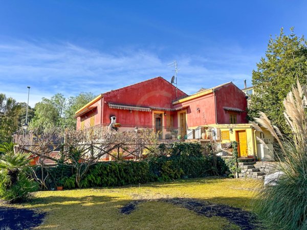 casa indipendente in vendita a Zafferana Etnea