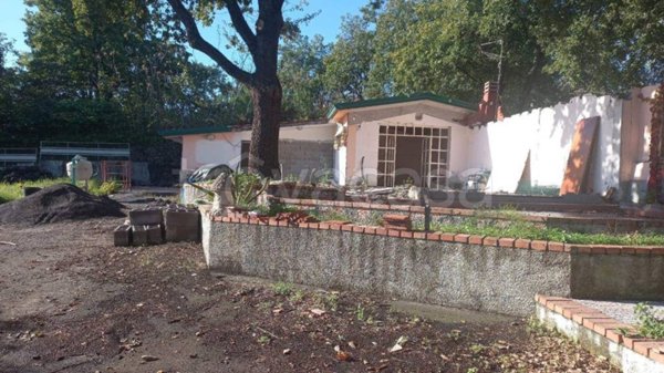 casa indipendente in vendita a Zafferana Etnea