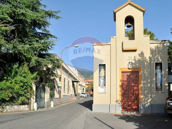 intera palazzina in vendita a Zafferana Etnea