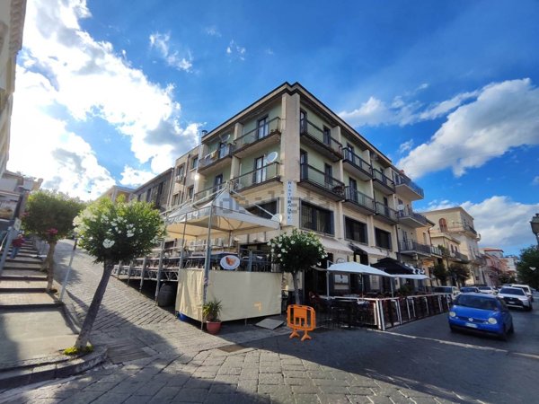 negozio in vendita a Zafferana Etnea