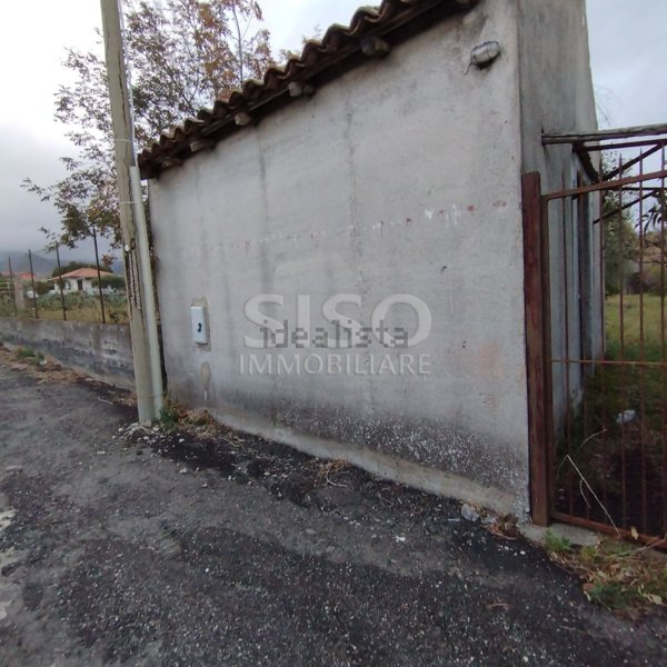 locale di sgombero in vendita a Zafferana Etnea