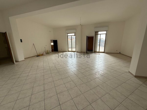 locale commerciale in vendita a Zafferana Etnea