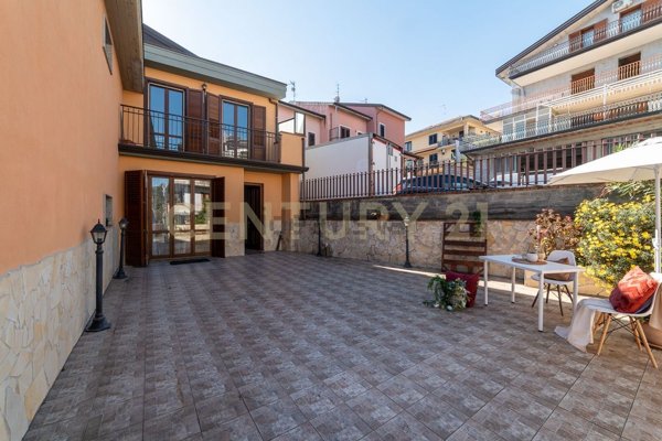 casa indipendente in vendita a Zafferana Etnea