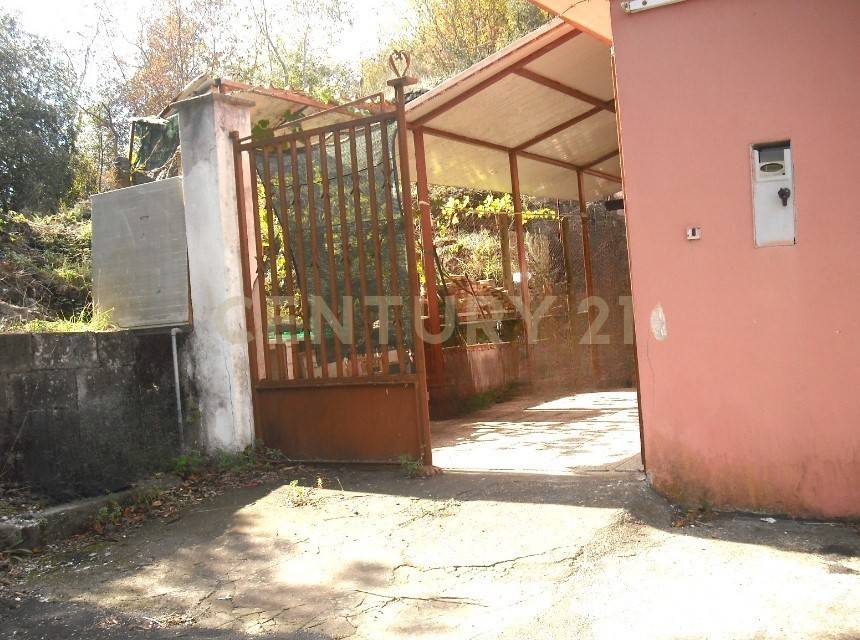 casa indipendente in vendita a Zafferana Etnea