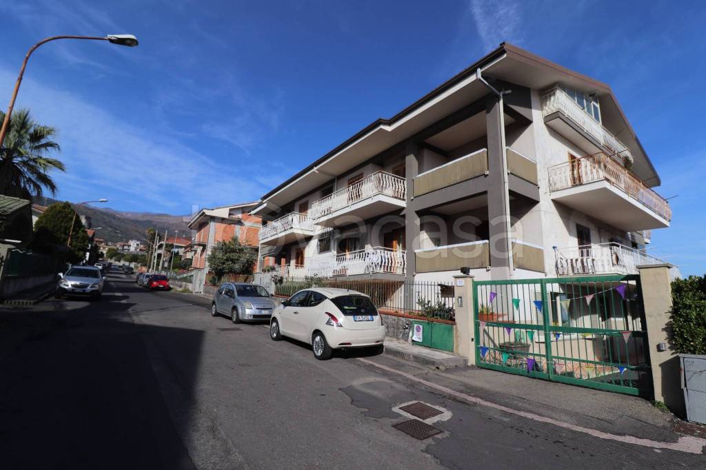 appartamento in vendita a Zafferana Etnea