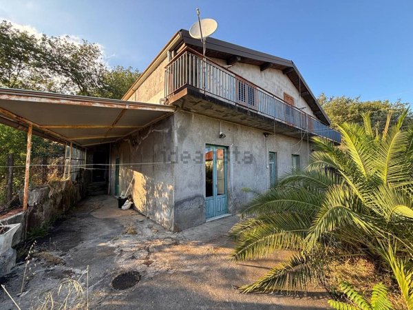casa indipendente in vendita a Zafferana Etnea
