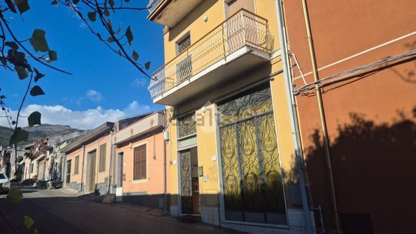 casa indipendente in vendita a Zafferana Etnea