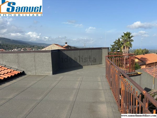 casa indipendente in vendita a Zafferana Etnea in zona Fleri