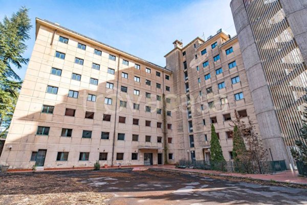 locale commerciale in vendita a Zafferana Etnea