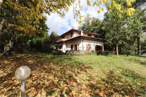 casa indipendente in vendita a Zafferana Etnea in zona Petrulli