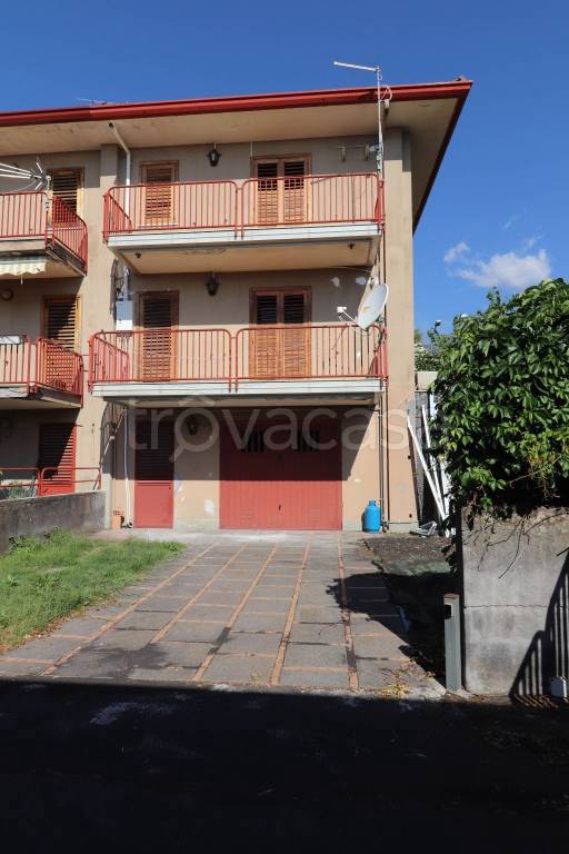 casa indipendente in vendita a Zafferana Etnea