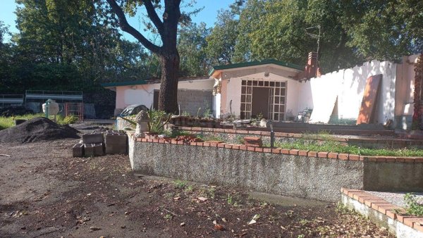 casa indipendente in vendita a Zafferana Etnea