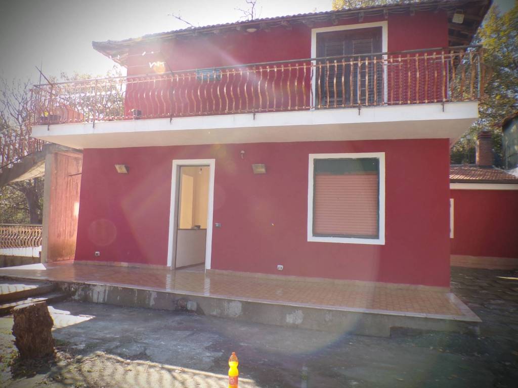 casa indipendente in vendita a Zafferana Etnea