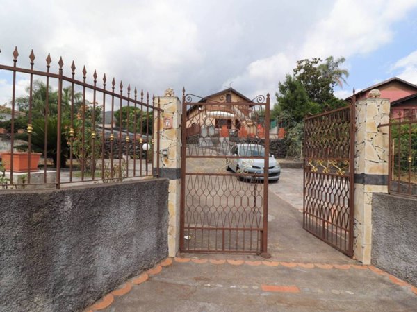 casa indipendente in vendita a Zafferana Etnea