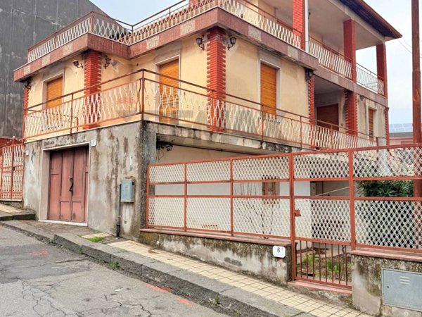 casa indipendente in vendita a Zafferana Etnea