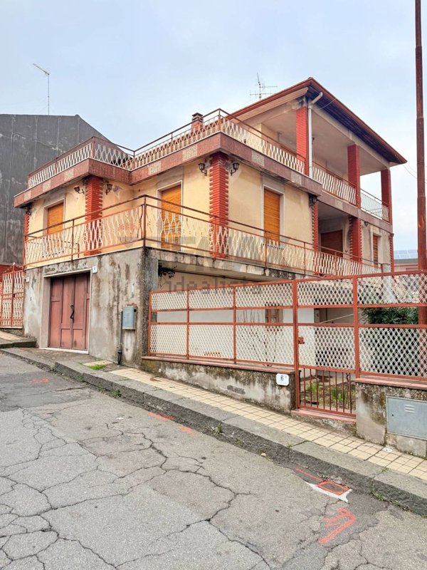 casa indipendente in vendita a Zafferana Etnea