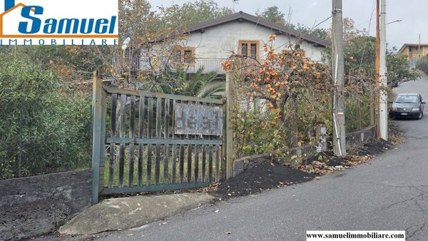 casa indipendente in vendita a Zafferana Etnea