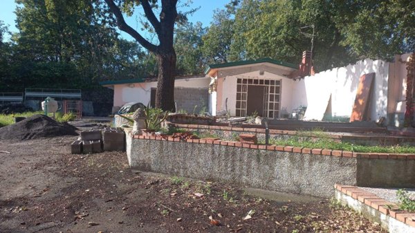 casa indipendente in vendita a Zafferana Etnea