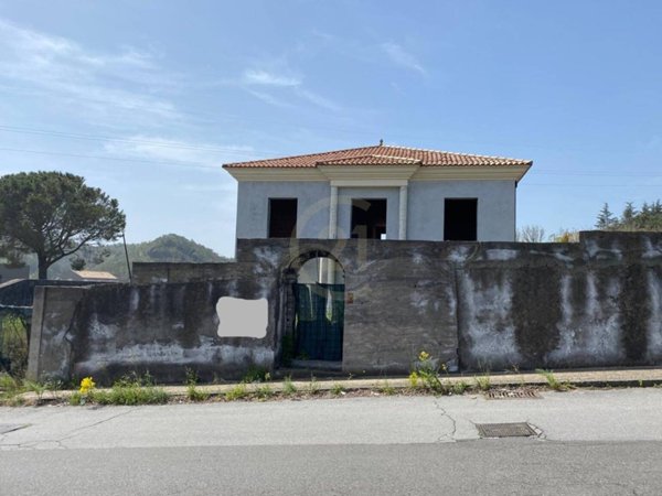 casa indipendente in vendita a Zafferana Etnea in zona Fleri