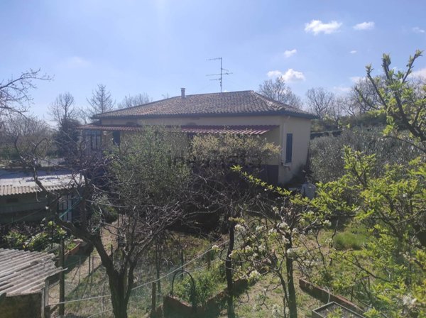 casa indipendente in vendita a Zafferana Etnea in zona Sarro
