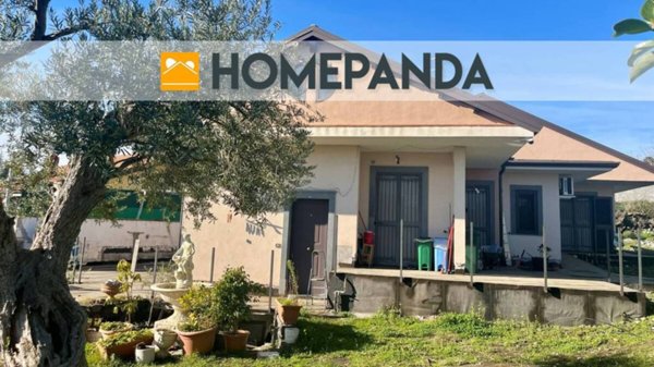 casa indipendente in vendita a Zafferana Etnea in zona Fleri