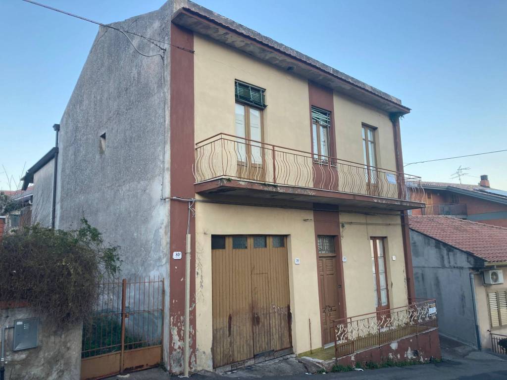 casa semindipendente in vendita a Zafferana Etnea