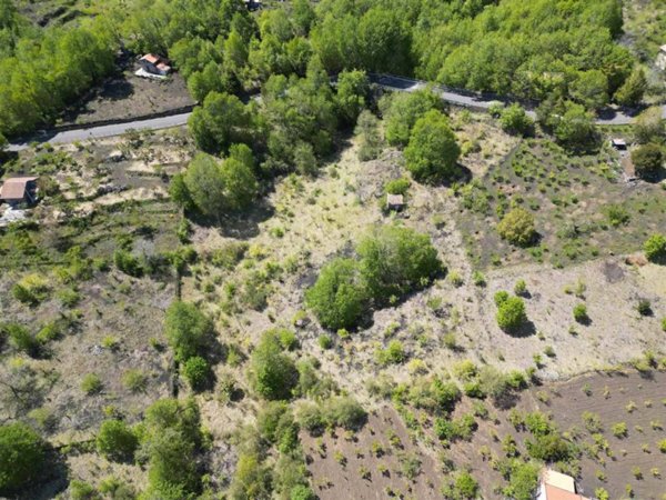 terreno agricolo in vendita a Zafferana Etnea in zona Sarro