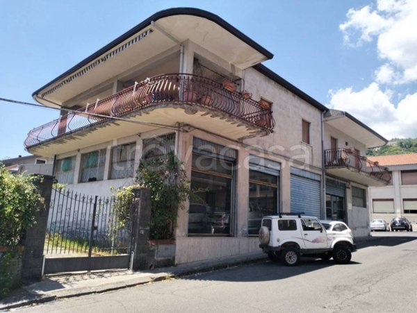 casa indipendente in vendita a Zafferana Etnea