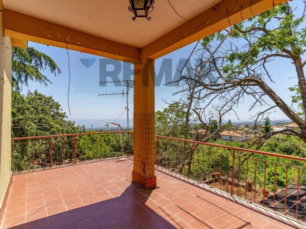 casa indipendente in vendita a Zafferana Etnea