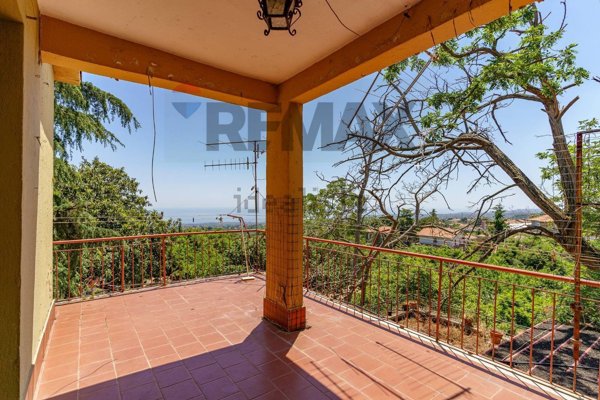 casa indipendente in vendita a Zafferana Etnea