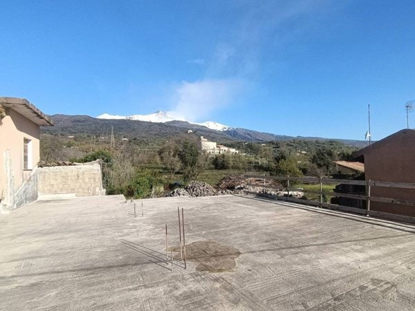 casa indipendente in vendita a Zafferana Etnea