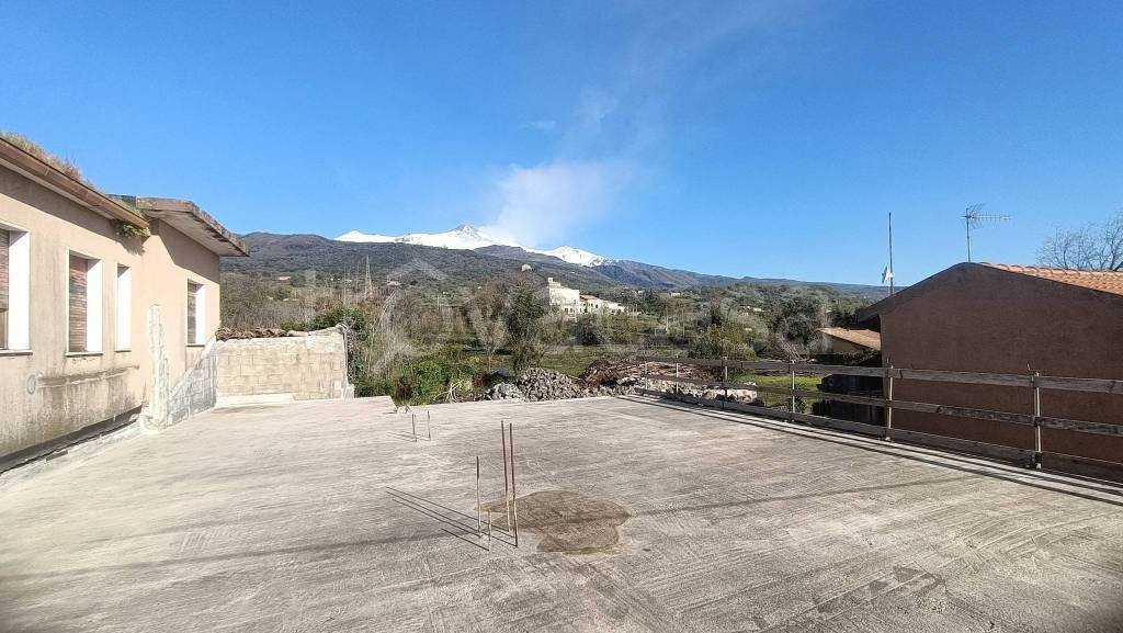 casa indipendente in vendita a Zafferana Etnea