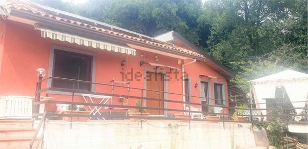casa indipendente in vendita a Zafferana Etnea in zona Sarro