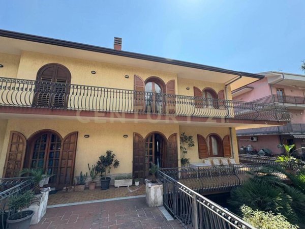 casa indipendente in vendita a Zafferana Etnea