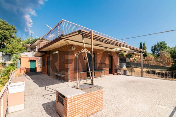 casa indipendente in vendita a Zafferana Etnea in zona Petrulli