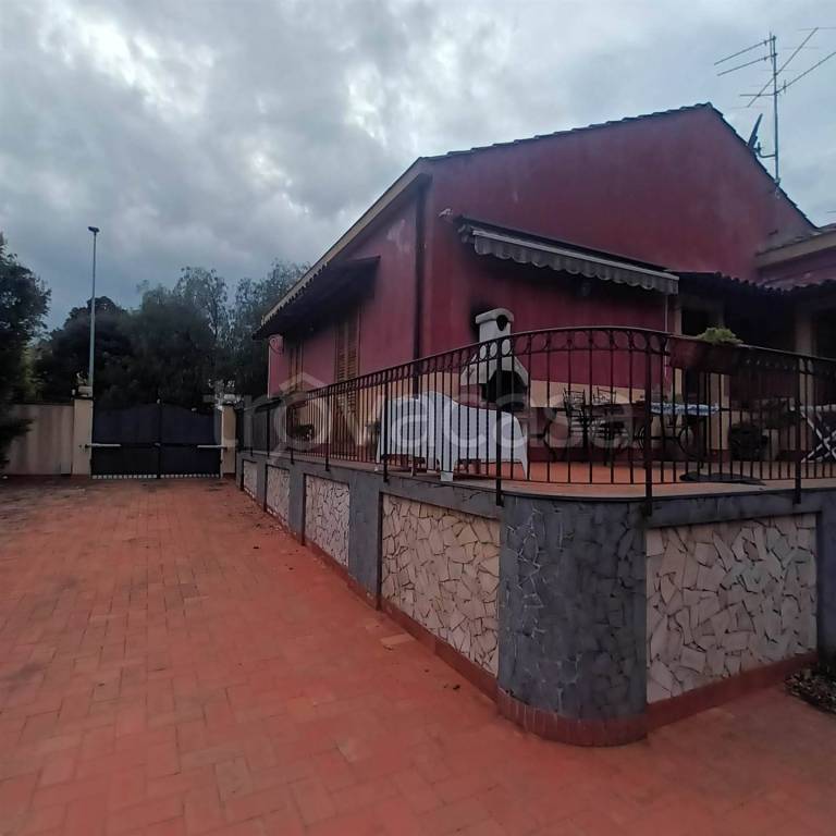 casa indipendente in vendita a Zafferana Etnea in zona Petrulli