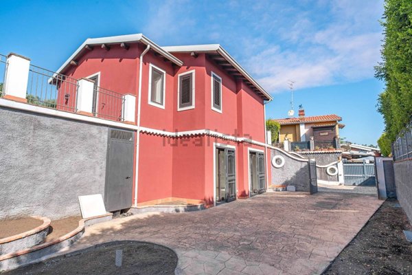 casa indipendente in vendita a Zafferana Etnea