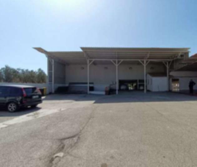 locale commerciale in vendita a Mazzarrone