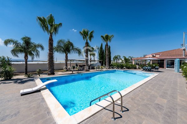 casa indipendente in vendita a Mazzarrone