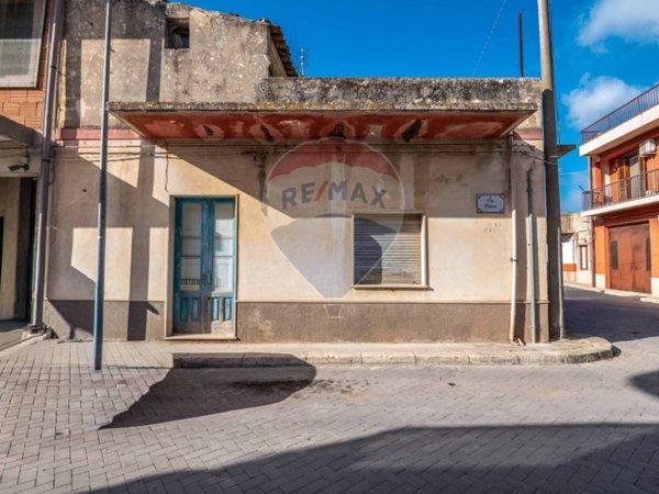 casa indipendente in vendita a Mazzarrone