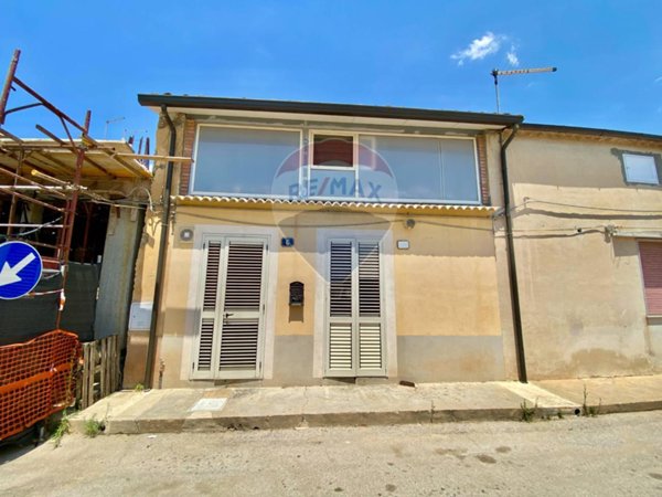 casa indipendente in vendita a Mazzarrone
