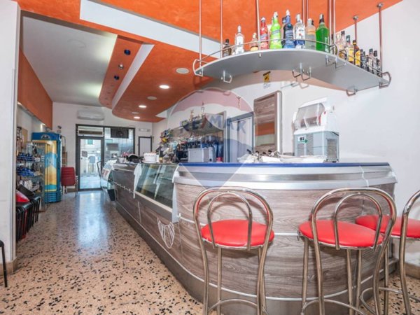 negozio in vendita a Mazzarrone