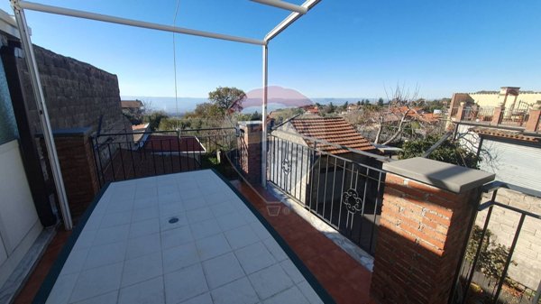 casa indipendente in vendita a Ragalna