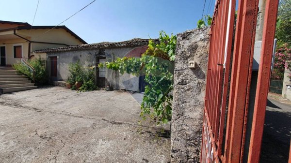 casa indipendente in vendita a Ragalna