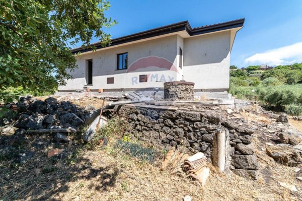 casa indipendente in vendita a Ragalna