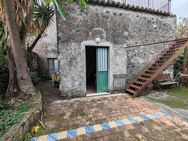 villa in vendita a Ragalna