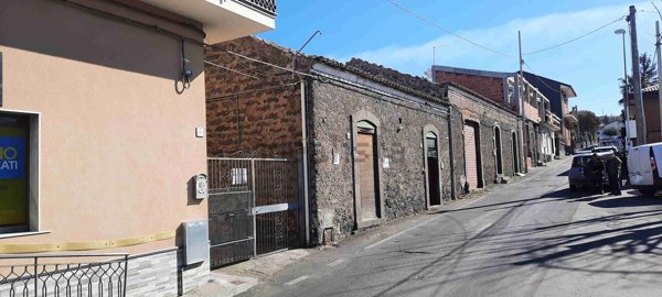 casa indipendente in vendita a Ragalna