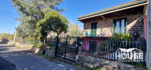 casa indipendente in vendita a Ragalna