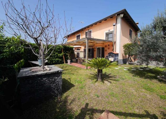 casa indipendente in vendita a Ragalna